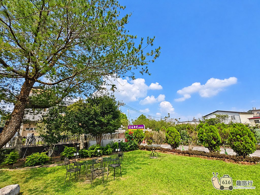 日月潭花鳥新村渡假民宿 大草坪與綠意庭院